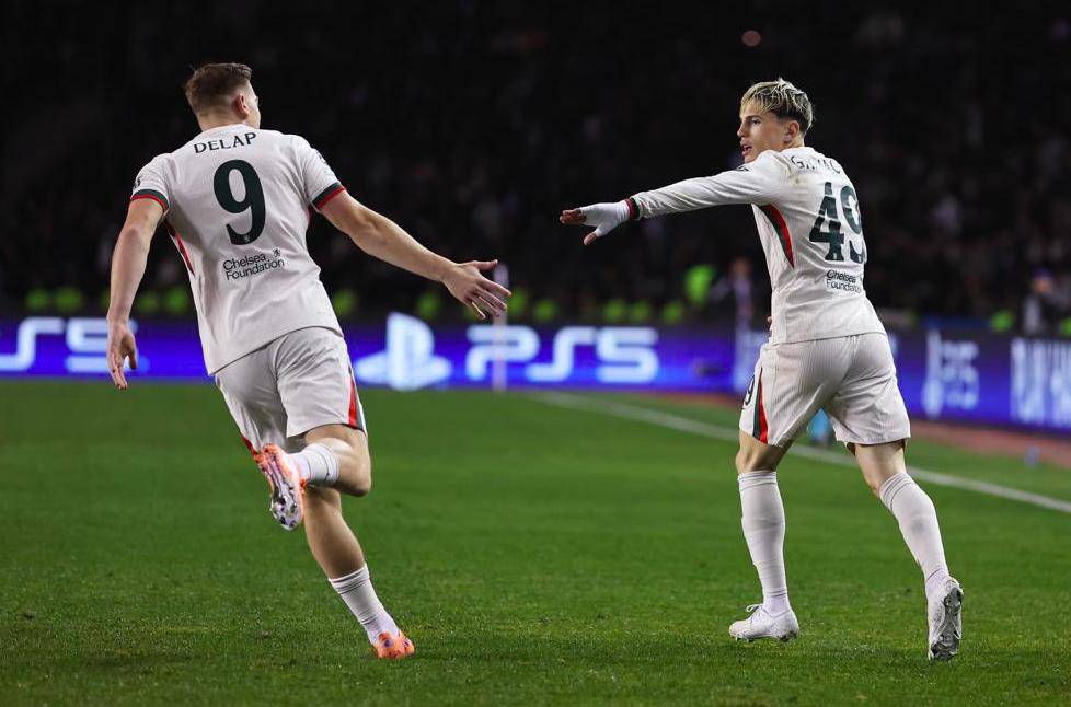 包含欧冠转会期再迎强敌，切尔西防线松动，主帅态度：悬念犹存，更衣室氛围转暖的词条开云官方